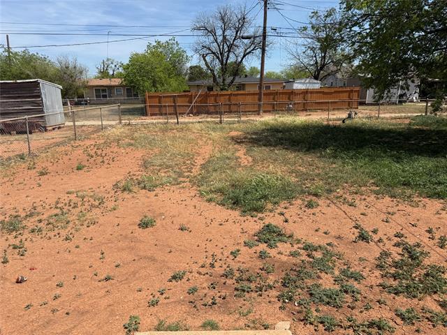 Building Photo - 733 S Crockett Dr