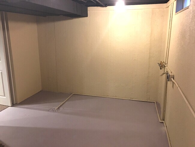 Building Photo - 2339 Rockspring Rd