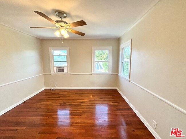 Building Photo - 1075 S Ogden Dr