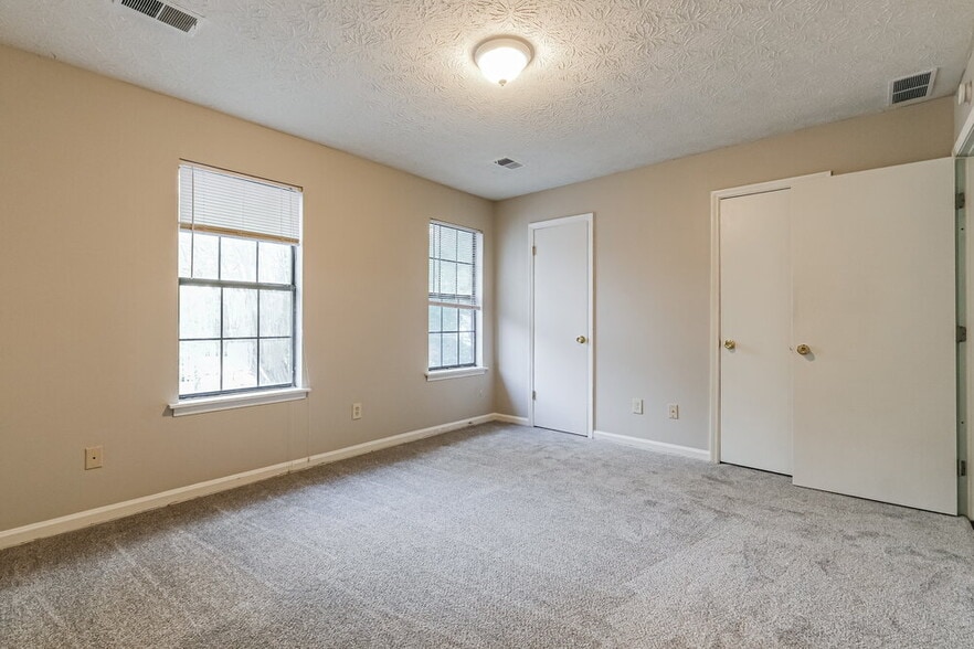 Building Photo - 946 Ohara Dr