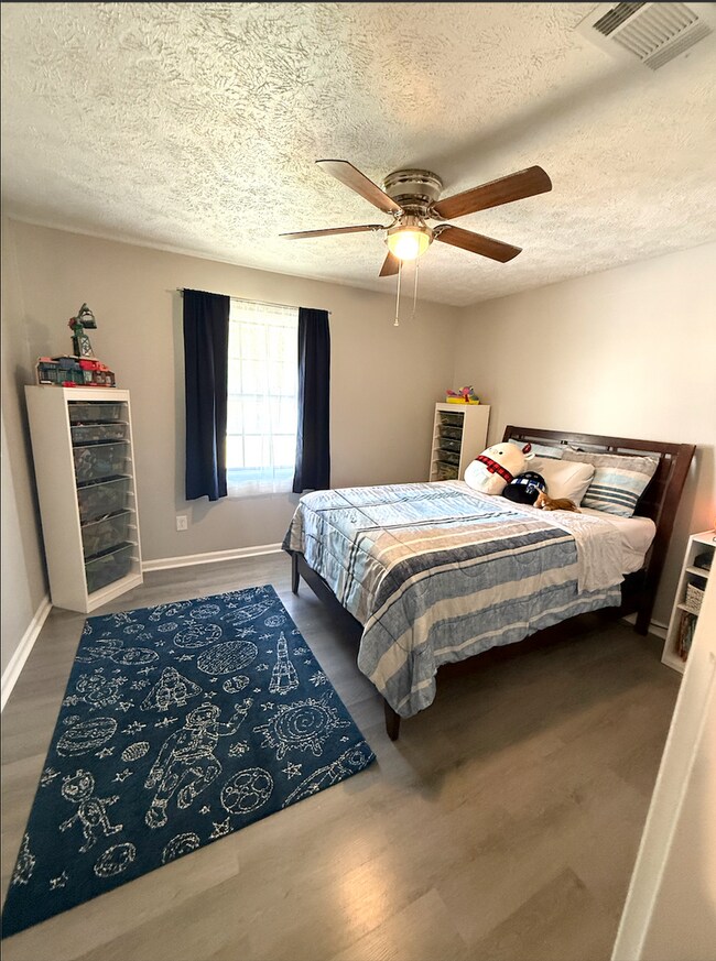 Building Photo - Beautiful 4 Bedroom Home with Bonus Room – $2,000/Month