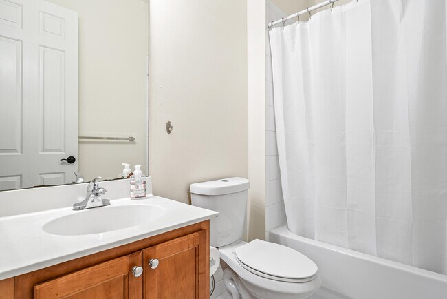 Building Photo - 690 Pacific Grove Dr