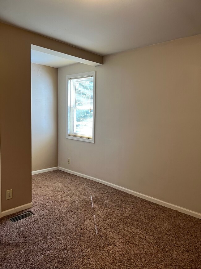 Building Photo - 1035 IN-25