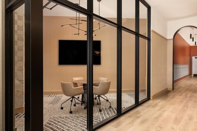 Building Photo - 955 Bannock St