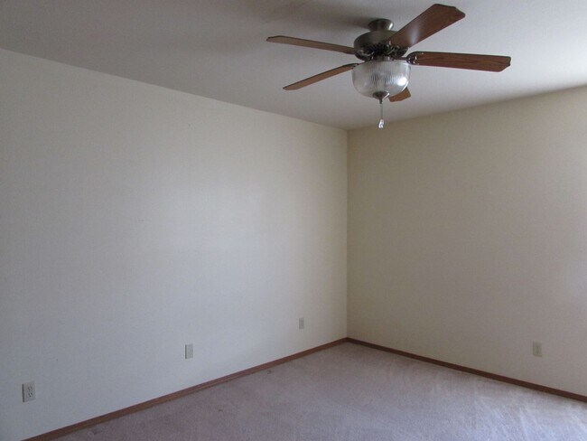 Building Photo - 20320 Skyview Dr