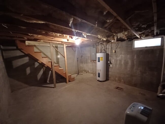 Building Photo - 2 Bedroom 1 Bathroom Apartment in Elizabethtown!