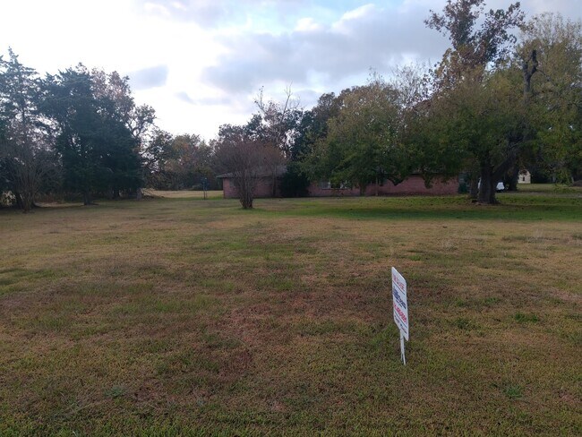 Building Photo - 3702 Cedar Rapids Pkwy