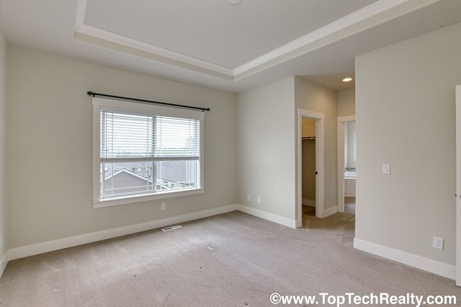 Building Photo - Lovely Beaverton Home 3BR, 2.5 BTH Great Location & A+Schools!