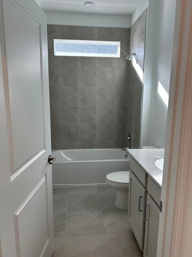 Building Photo - 14417 SW Ellison Dr