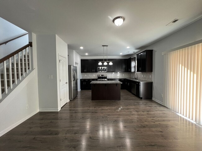 Building Photo - Beautiful 4 Bed 2.5 Bath Raeford Home with Fenced Yard