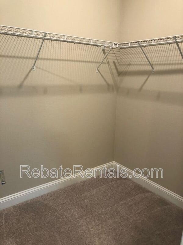 Building Photo - 308 Sweet Oak Wy