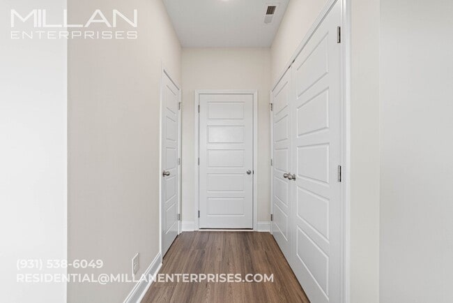 Building Photo - Spacious & Updated 3/2.5 Home Near Fort Ca...