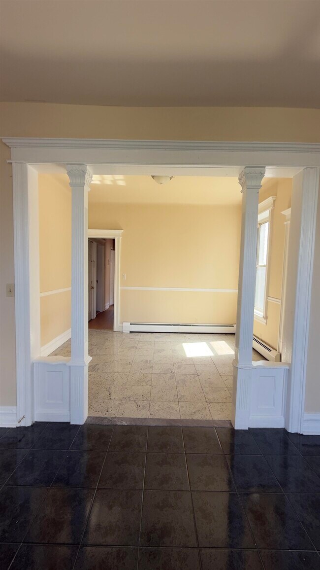 Building Photo - 628 Palisade Ave