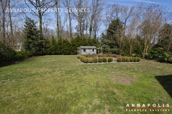 Building Photo - 208 Avondale Cir