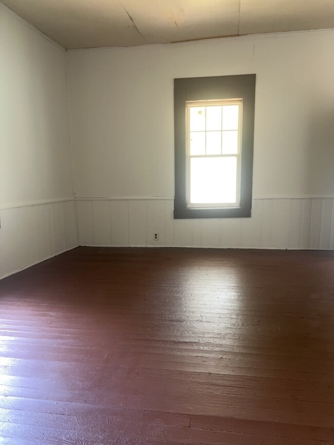 Building Photo - Laurens Home for Rent