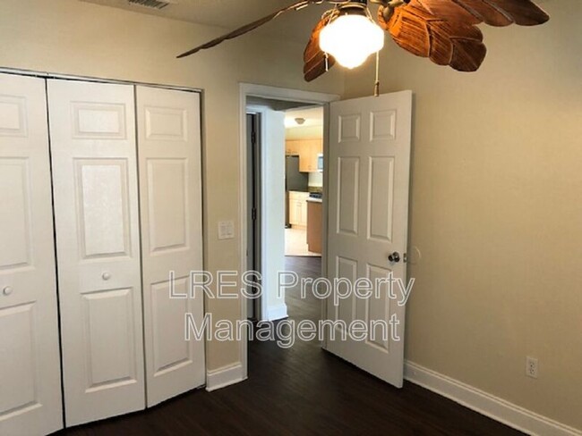 Building Photo - 3651 N Goldenrod Rd