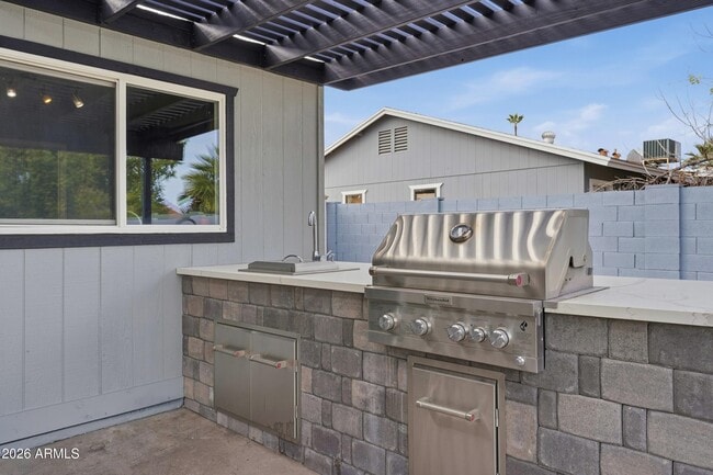 Building Photo - 1504 W Marlboro Dr