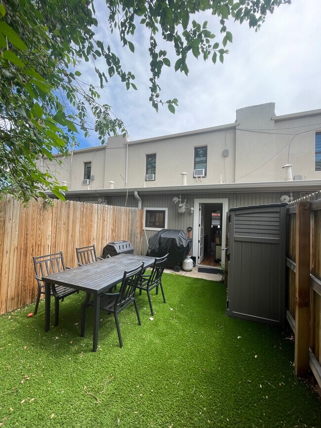 Building Photo - 1733 E 35th Ave