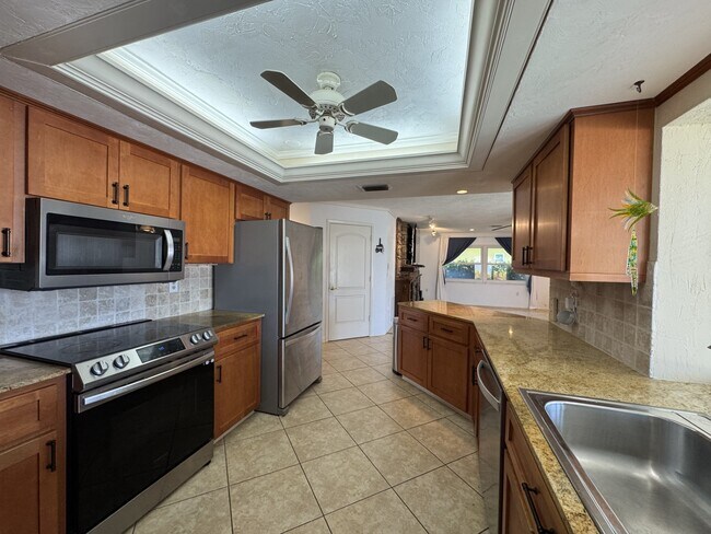 Building Photo - 1725 N Gondola Ct