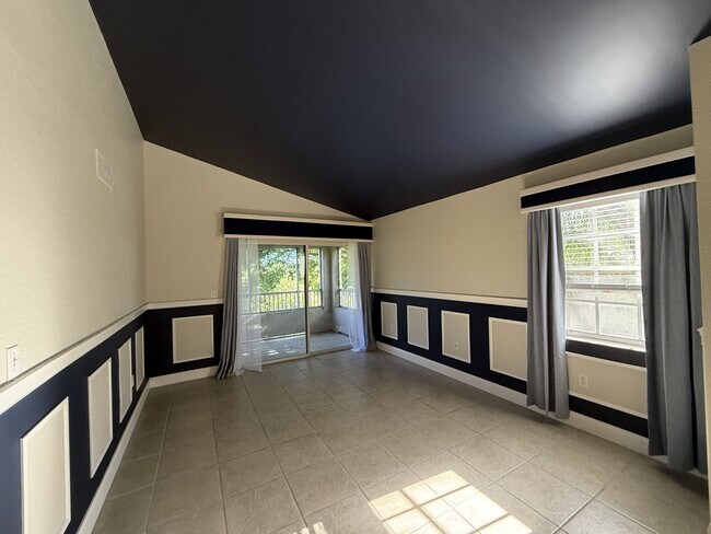 Building Photo - 2810 N Oakland Forest Dr