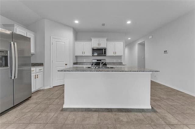 Building Photo - 708 Basteen Ln