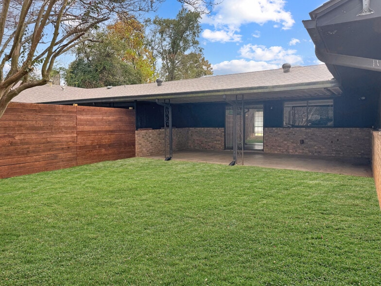 Building Photo - 1524 Timber Creek Dr