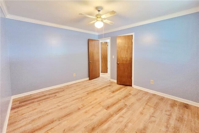 Building Photo - 3533 Charlotte Dr