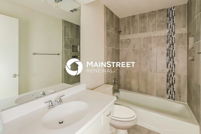 Building Photo - 3 Bedroom Pet-Friendly Home in KANSAS CITY, MO with Main Street Renewal