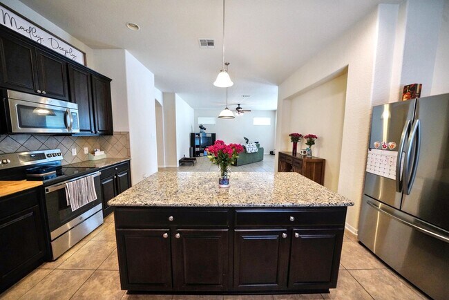 Building Photo - Stunning 3-Bedroom Home with Office in Charleston Parke, Cibolo - Realtor Commission offered: $500