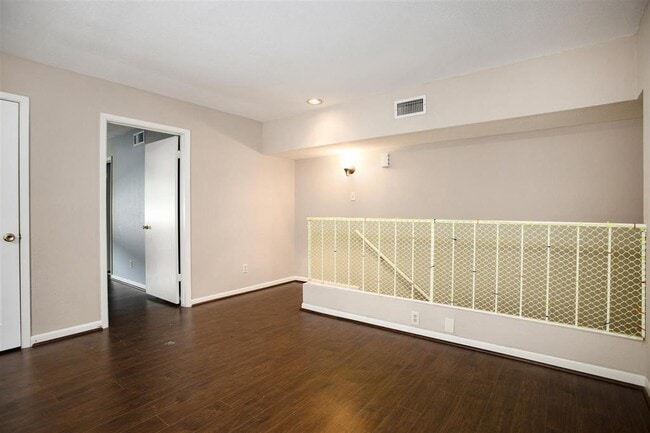 Building Photo - 1300 Augusta Dr