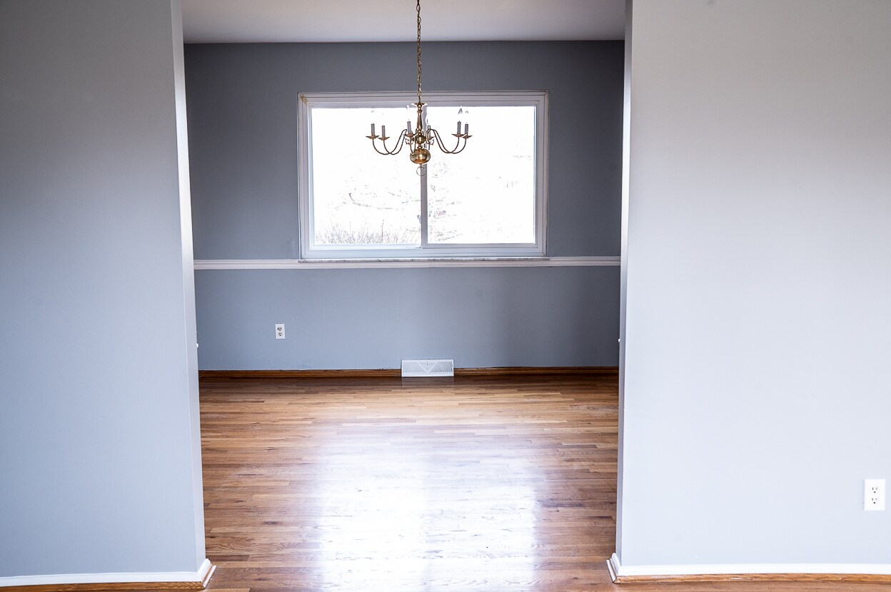 Building Photo - 10737 Silverbrook Dr
