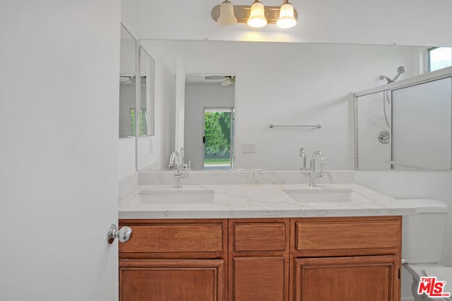 Building Photo - 3811 Eastgate N Rd