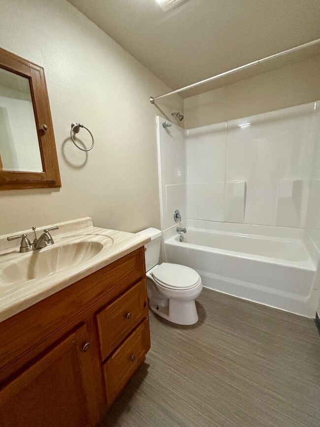 Building Photo - 3 Bed 1 Bath Single Family Home Located in East Helena!