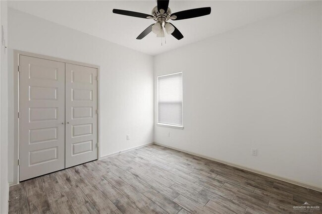 Building Photo - 440 Frio Ln