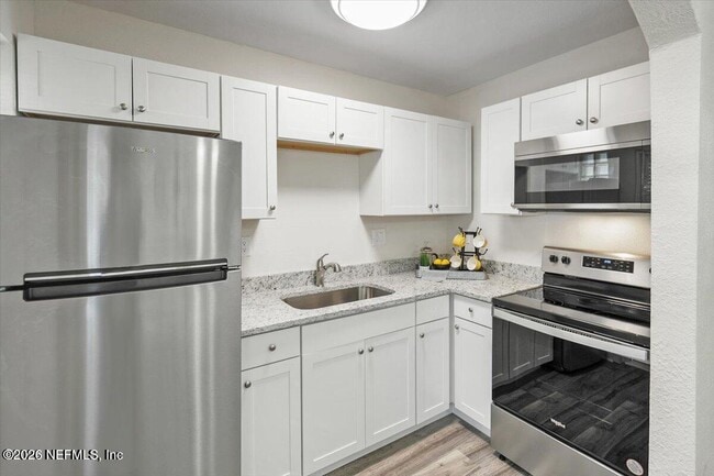 Building Photo - 93 Lewis St