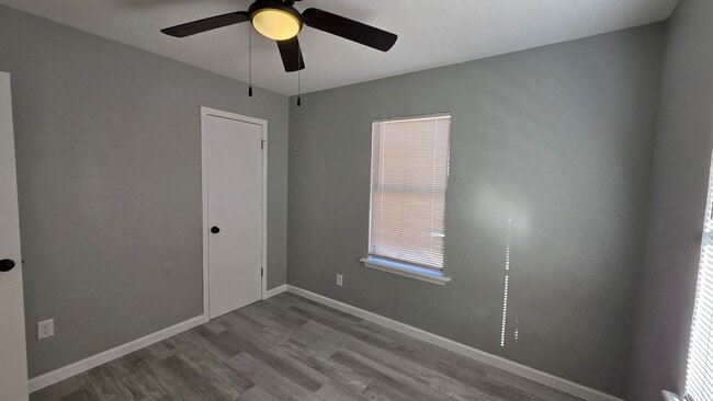 Building Photo - 1536 SW 38th St