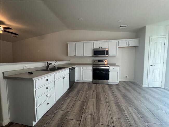 Building Photo - 5085 S Jacaranda Pl