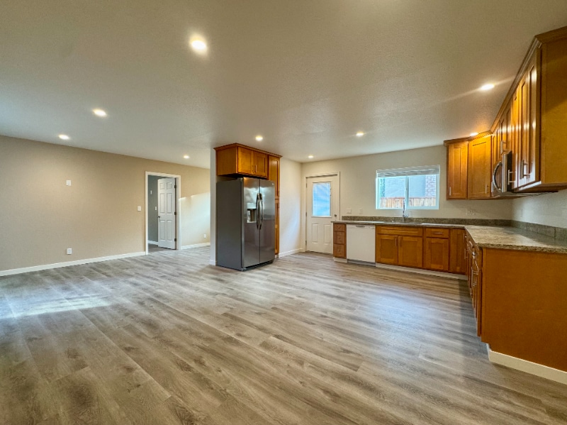 Building Photo - 148 Lancaster Way