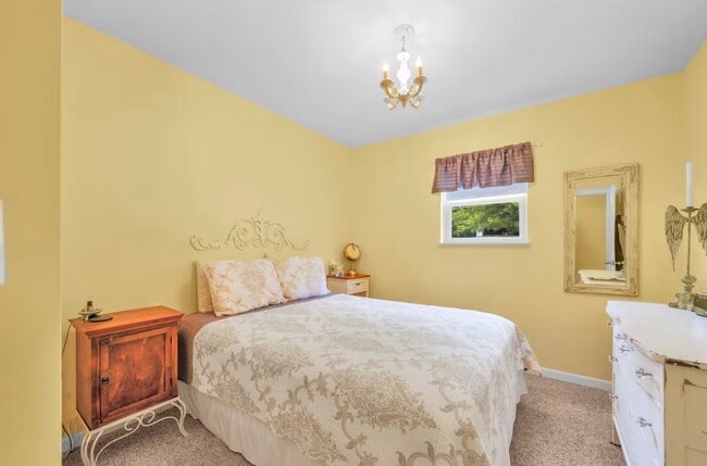 Building Photo - 8043 S Portage Rd