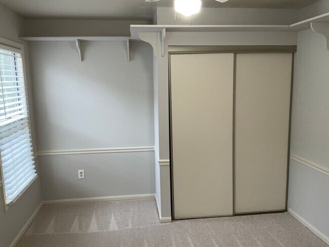 Building Photo - Very clean and well maintained 3BR 2.5BA single family home with large rear deck and 1 car garage