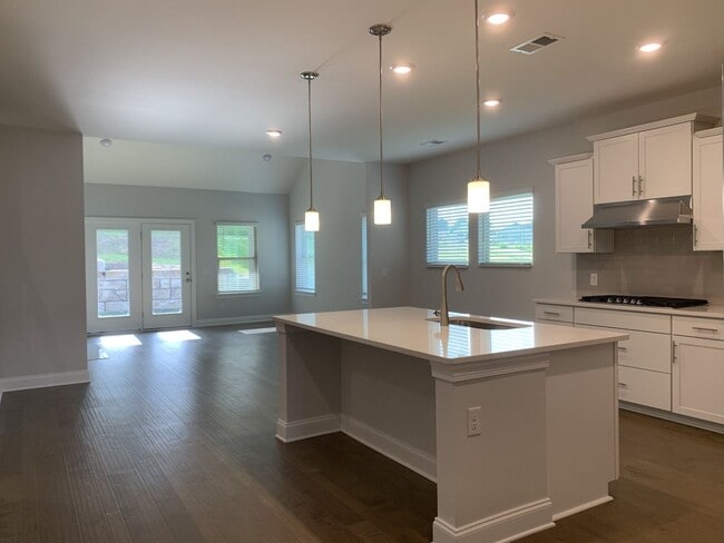 Building Photo - Coming Soon! Available 8/10/26 Stunning 4 bed, 2.5 bath residence in the highly sought-after Foxl...