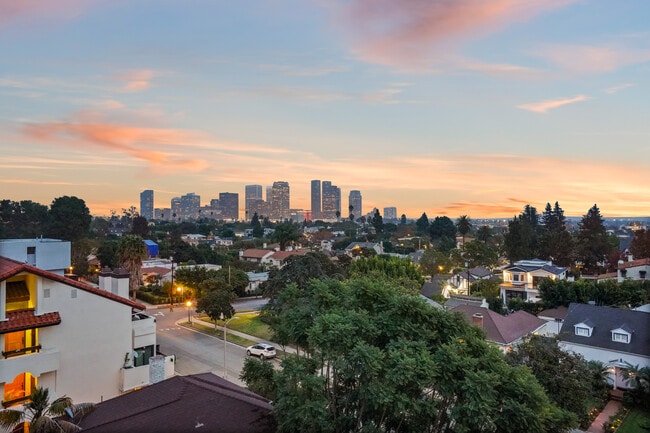 Building Photo - 10627 Ashton Ave