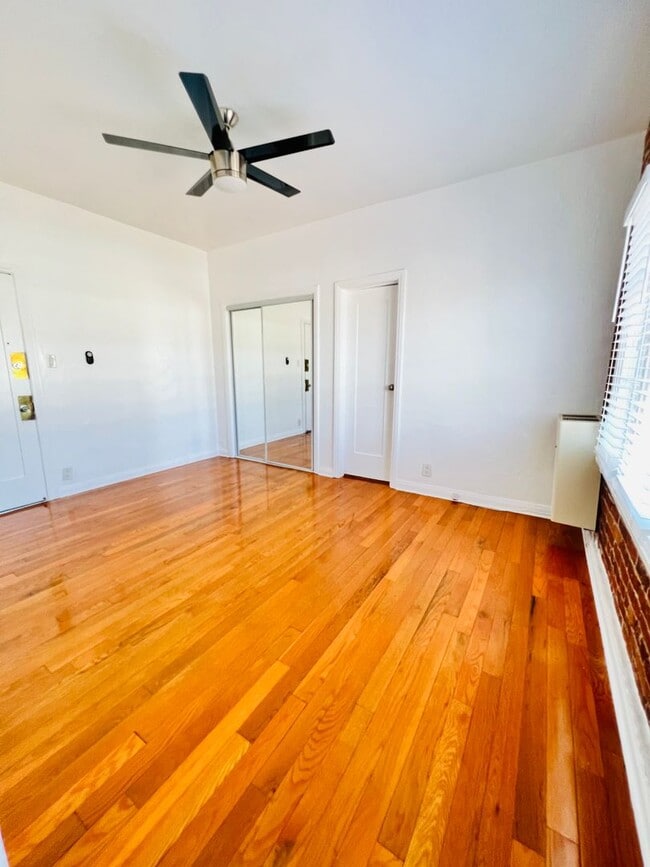 Interior Photo - Chateau Los Feliz
