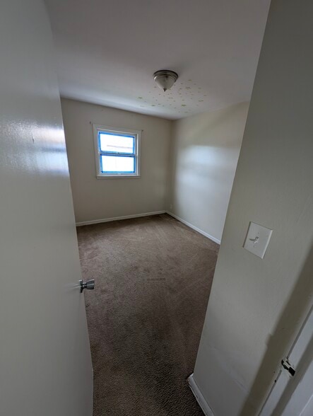 Building Photo - 4017 W Morgan Ave