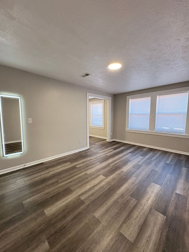 Building Photo - Live in Style without Breaking the Bank at Magnolias Living Apartments Washer & dryer in-unit