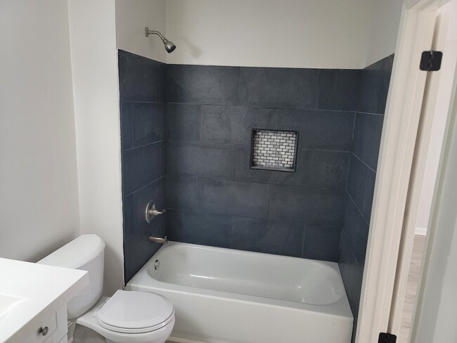 Building Photo - 3429 Malabar Rd