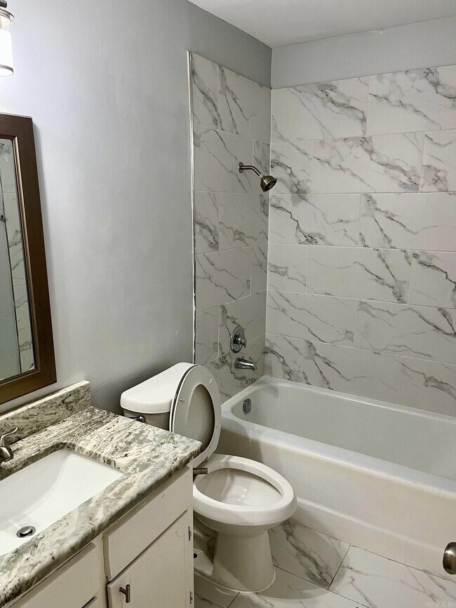 Building Photo - 1601 N Bryant St