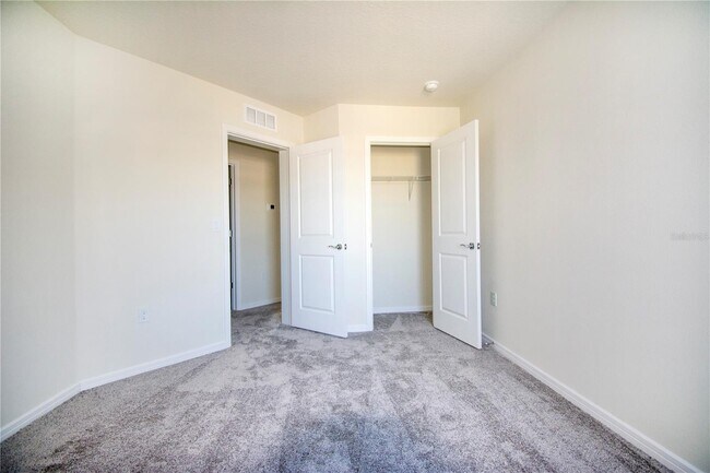 Building Photo - 2550 Winsome Wy