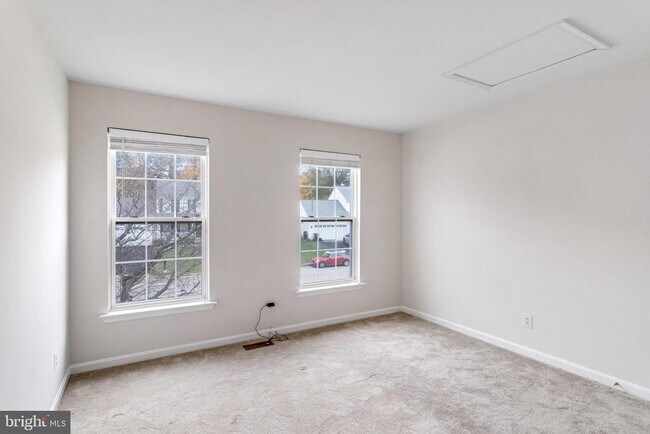 Building Photo - 15385 Bevanwood Dr