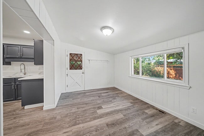 Building Photo - 2303 Braun Ct